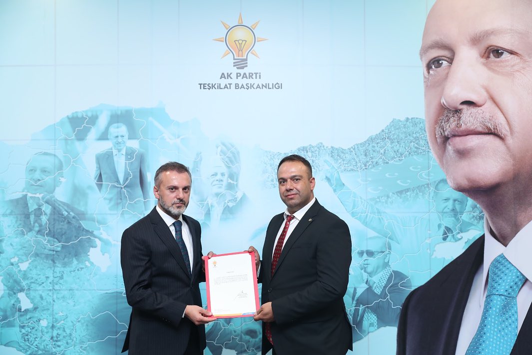 AK PARTİ AFYON'DA DEĞİŞİM RÜZGARI ESTİ 6 İLÇE BAŞKANI DEĞİŞTİ