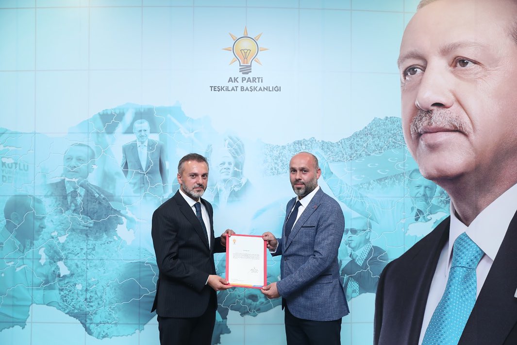 AK PARTİ AFYON'DA DEĞİŞİM RÜZGARI ESTİ 6 İLÇE BAŞKANI DEĞİŞTİ