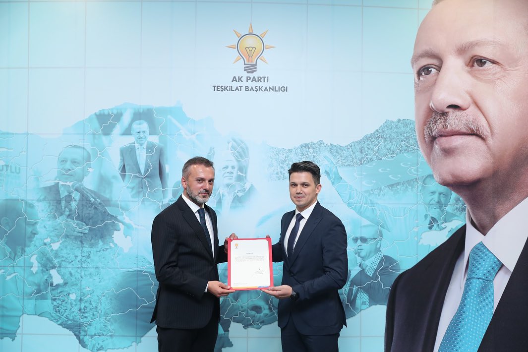 AK PARTİ AFYON'DA DEĞİŞİM RÜZGARI ESTİ 6 İLÇE BAŞKANI DEĞİŞTİ