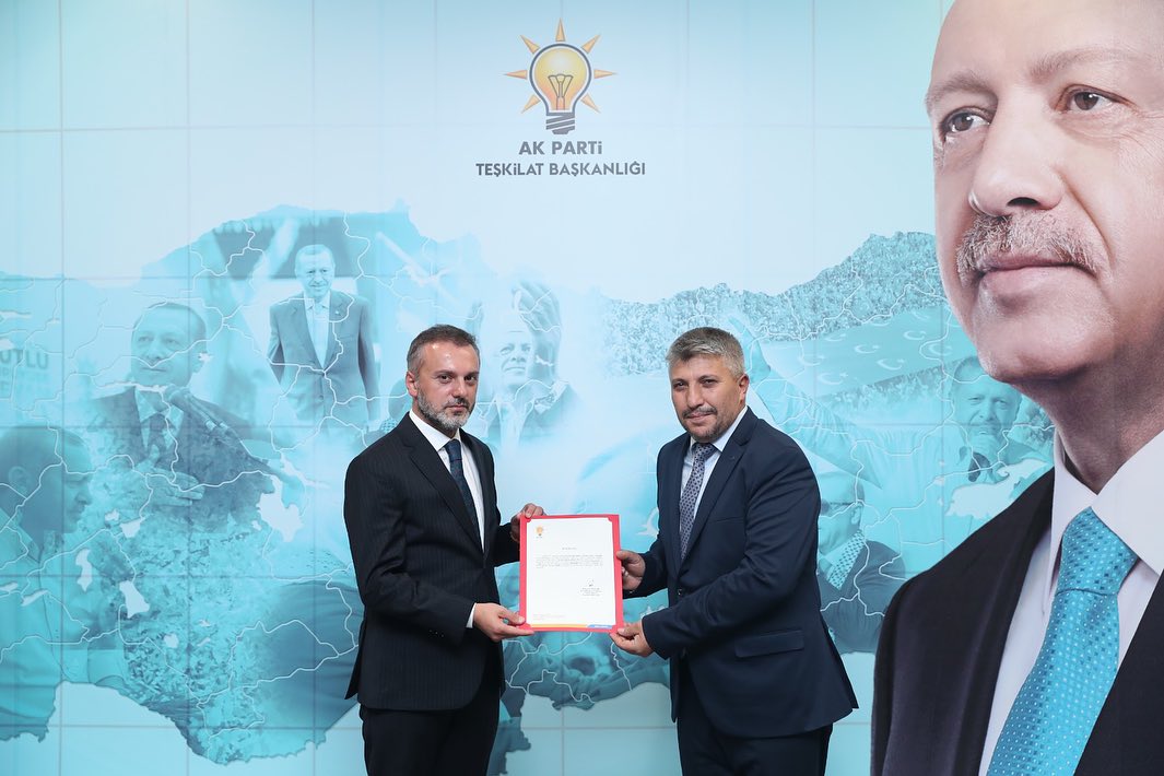 AK PARTİ AFYON'DA DEĞİŞİM RÜZGARI ESTİ 6 İLÇE BAŞKANI DEĞİŞTİ