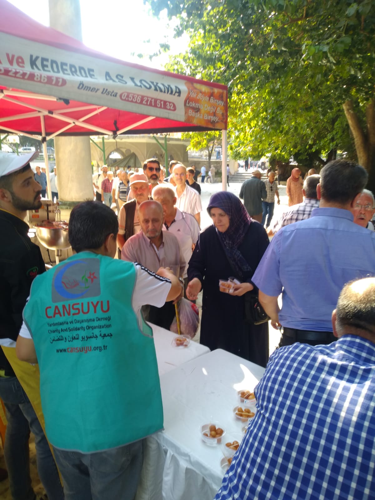 MEVLİD-İ ŞERİF OKUTUP LOKMA DAĞITTILAR