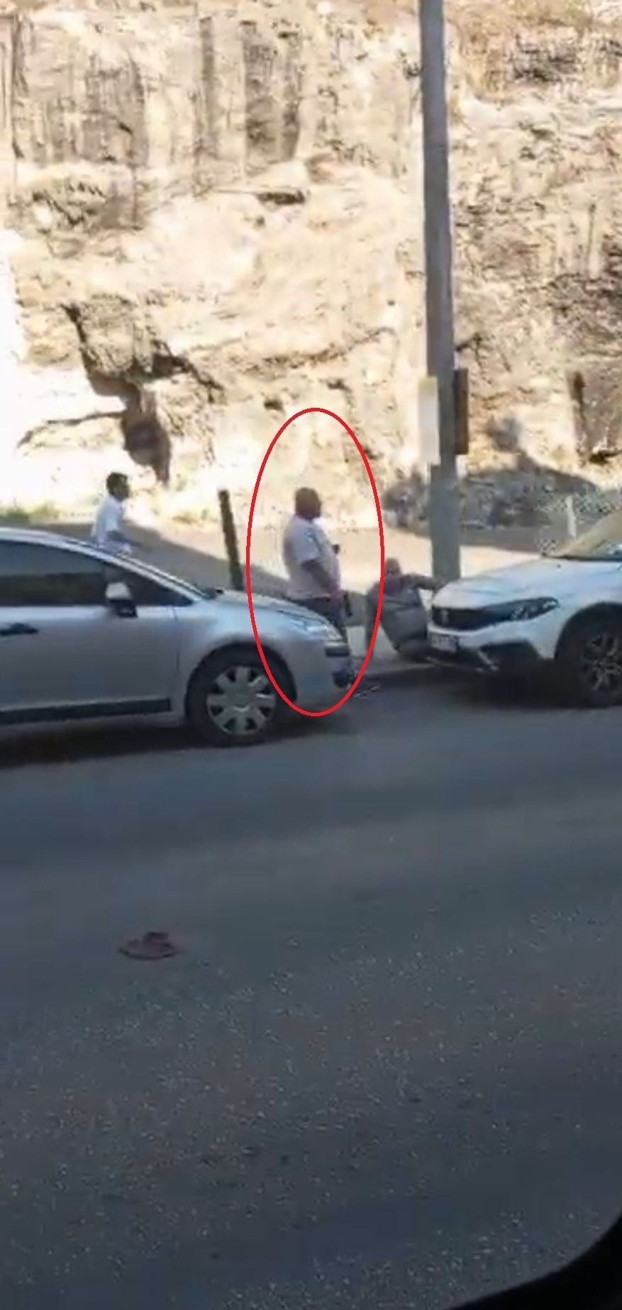 OTOPARK YÜZÜNDEN DÖRT KİŞİYİ BÖYLE VURDU