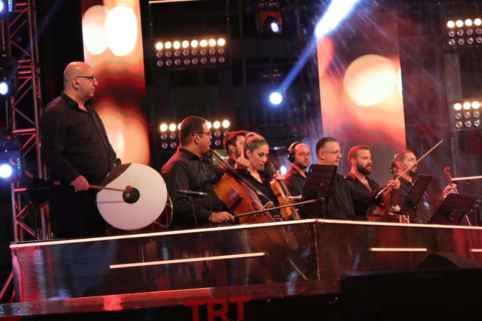 TRT SANATÇILARI’NDAN ZAFER KONSERİ