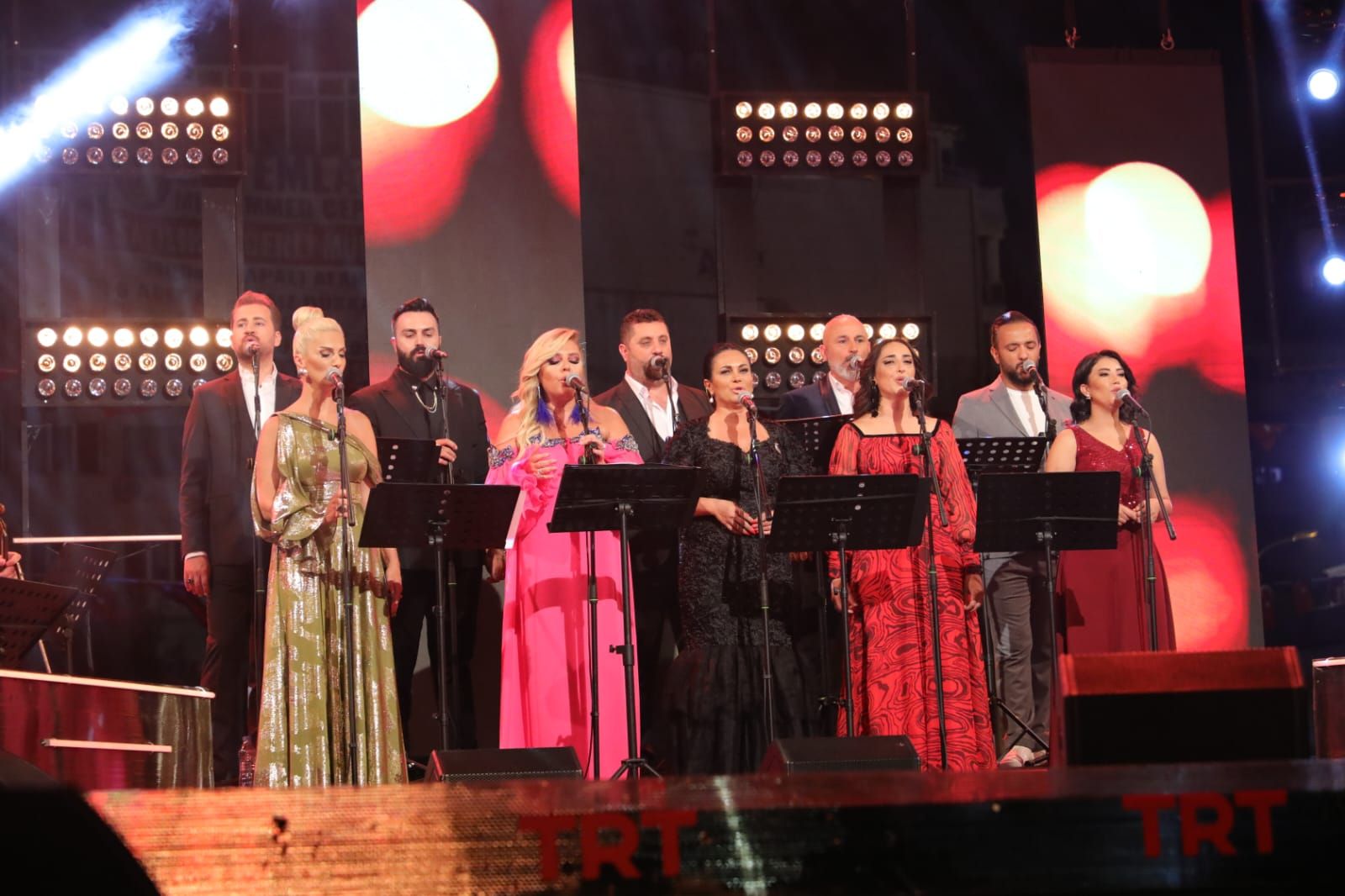 TRT SANATÇILARI’NDAN ZAFER KONSERİ