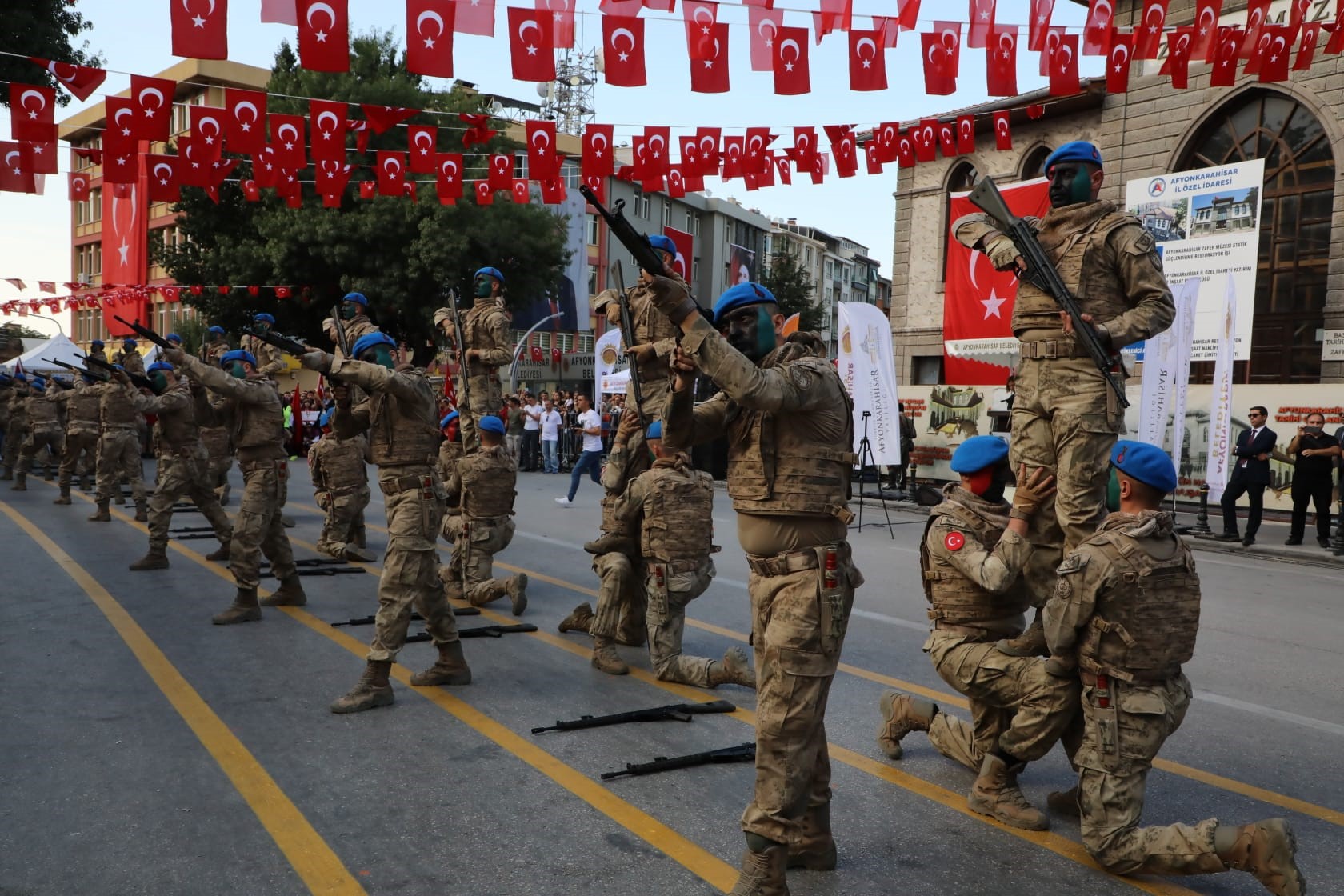 AFYON’UN DÜŞMAN İŞGALİNDEN KURTULUŞUNUN 101’NCİ YILI COŞKUYLA KUTLANDI