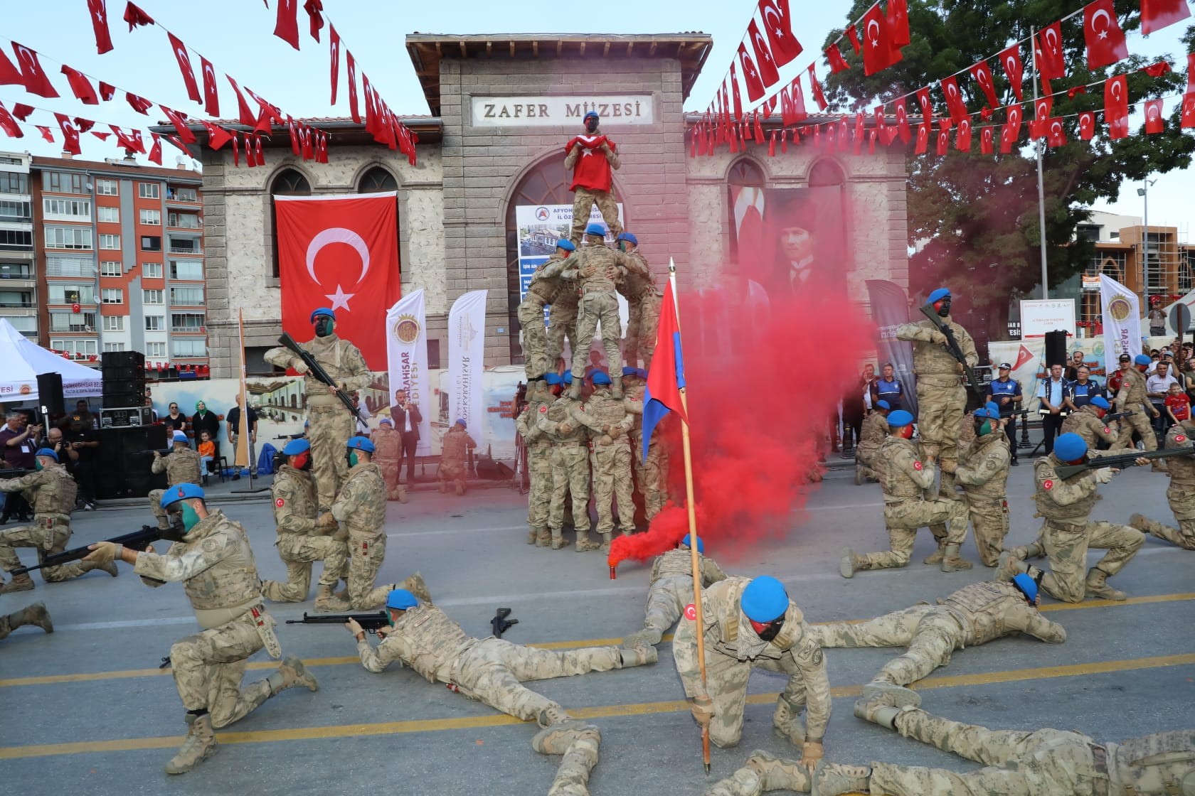 AFYON’UN DÜŞMAN İŞGALİNDEN KURTULUŞUNUN 101’NCİ YILI COŞKUYLA KUTLANDI