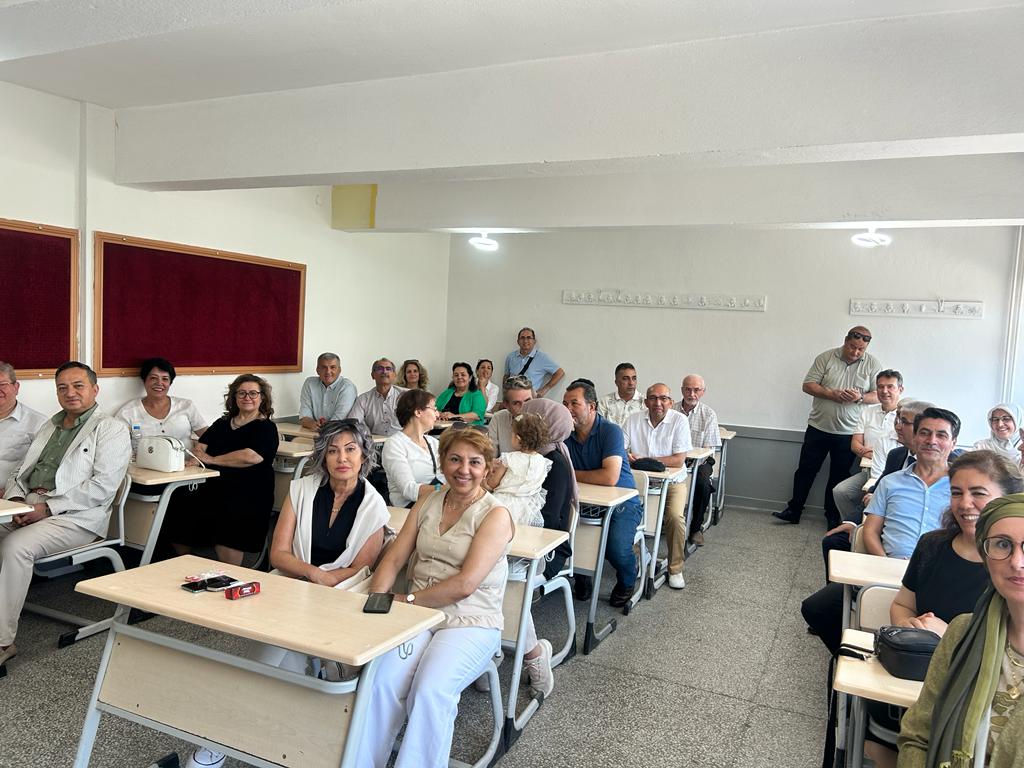 ESKİ MEZUNLAR 39 YIL SONRA BULUŞTU