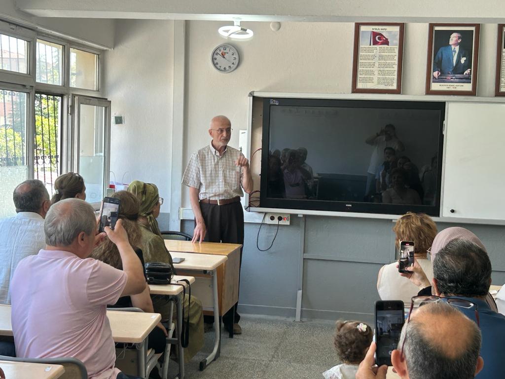 ESKİ MEZUNLAR 39 YIL SONRA BULUŞTU