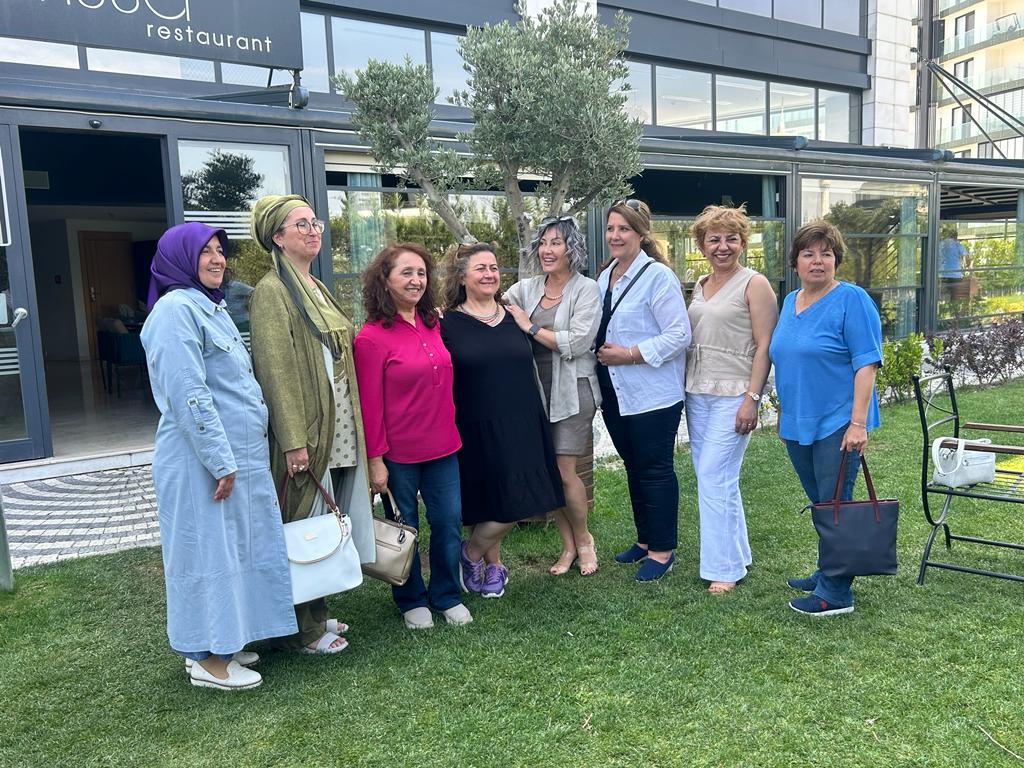 ESKİ MEZUNLAR 39 YIL SONRA BULUŞTU