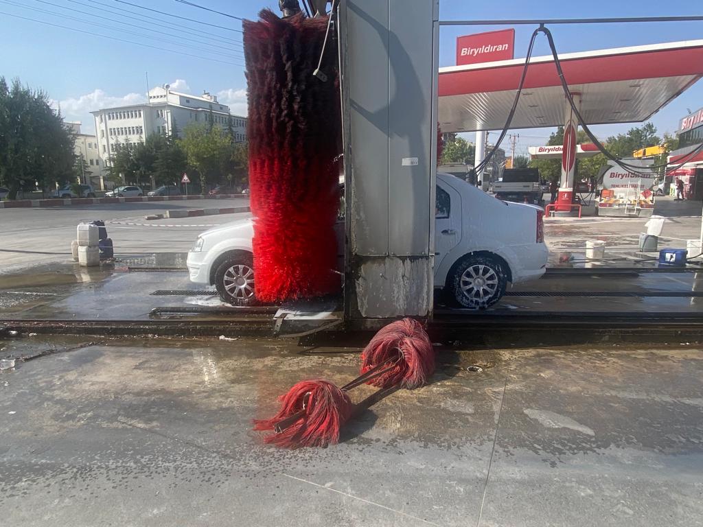 PAHALILIK ARTTI OTO YIKAMACILAR BOŞALDI