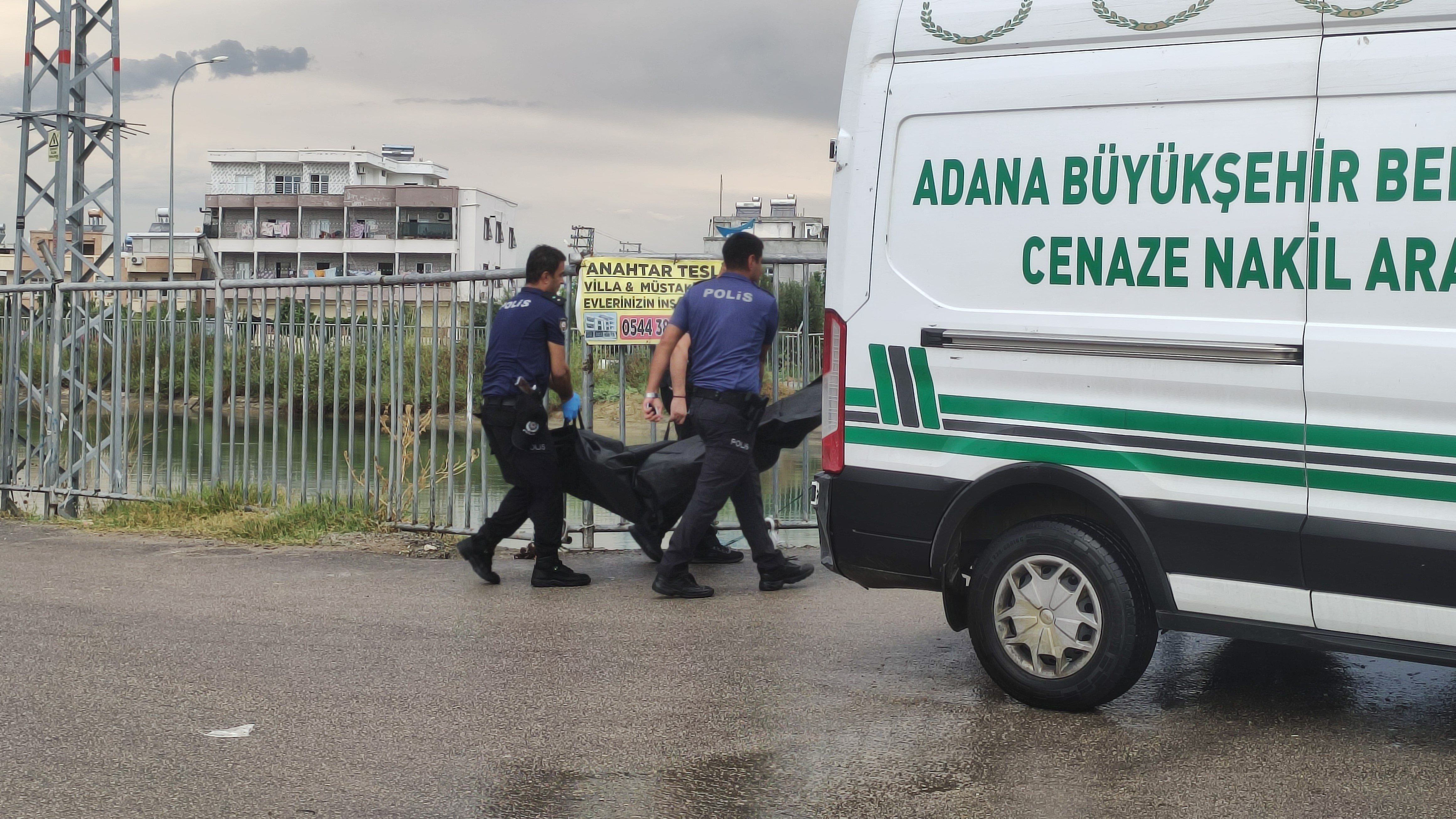 SULAMA KANALINDA KADIN CESEDİ BULUNDU