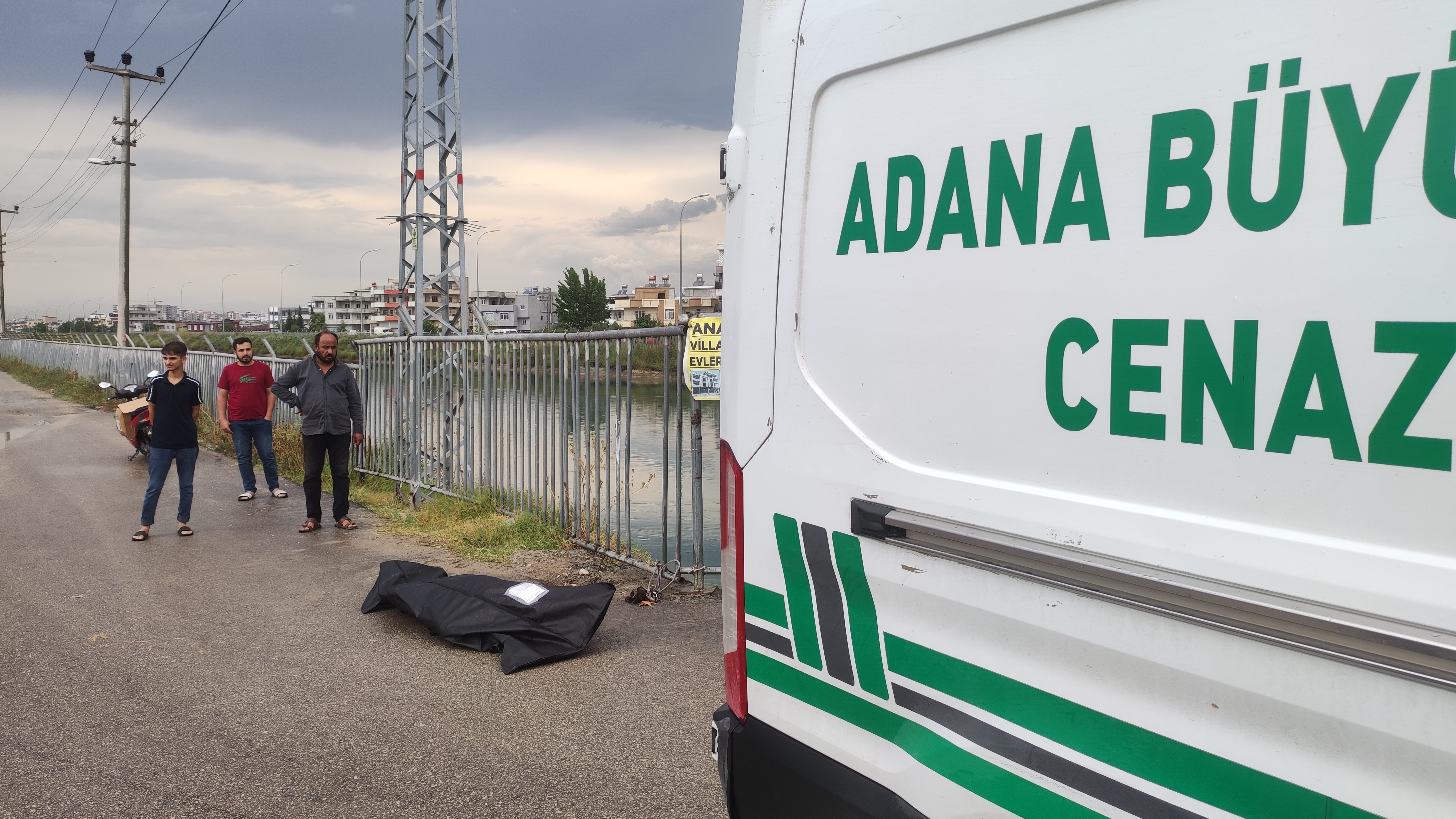 SULAMA KANALINDA KADIN CESEDİ BULUNDU