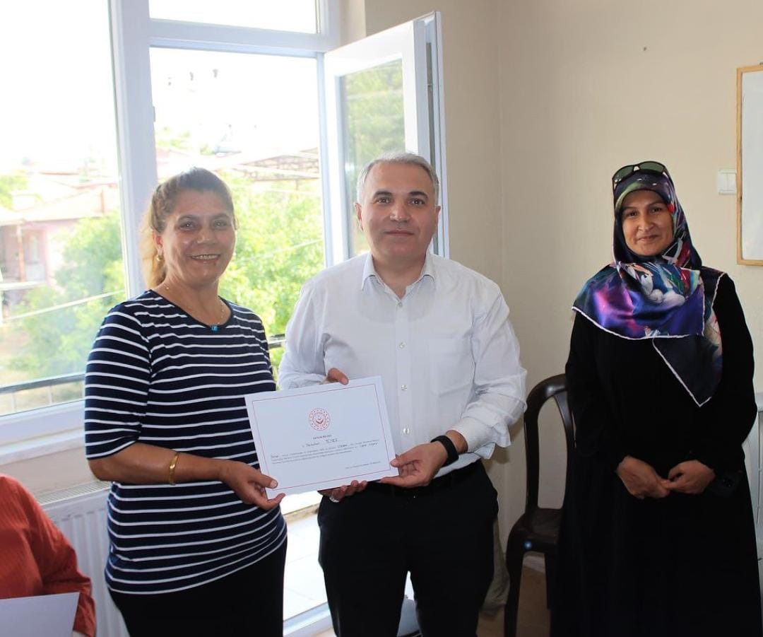 KURSLARDA BAŞARILI OLAN 28 KURSİYERE SERTİFİKA VERİLDİ