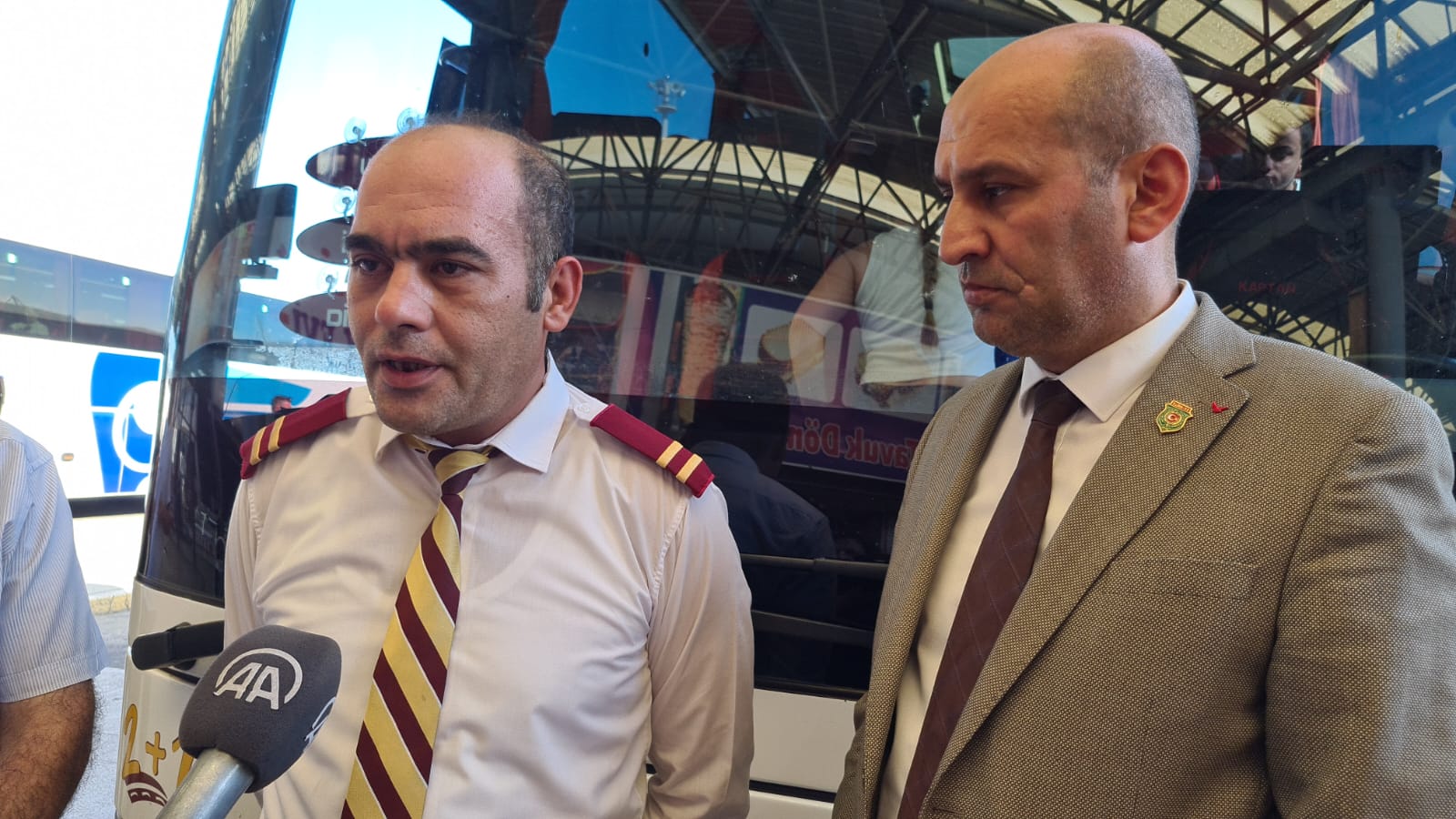 OTOBÜS ŞOFÖRÜNDEN ANLAMLI DAVRANIŞ