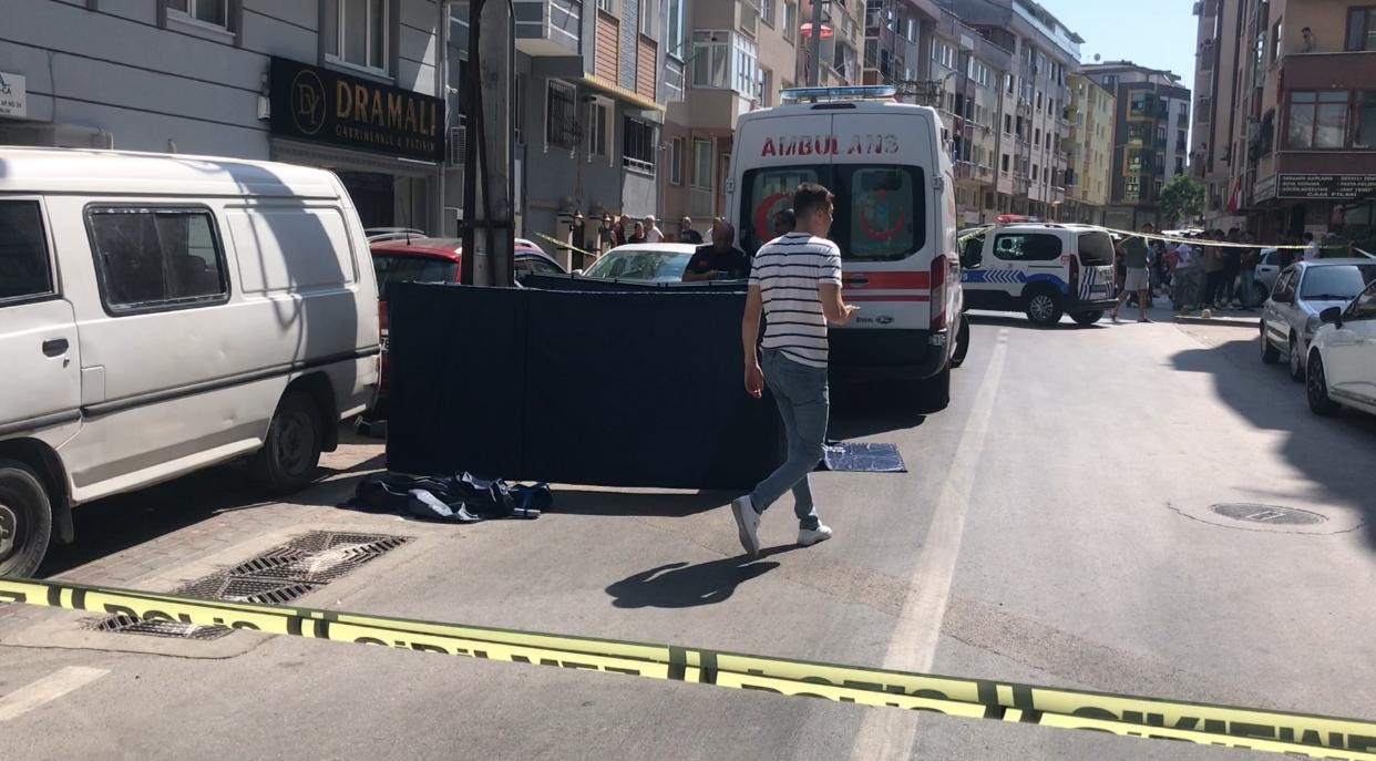 CİNAYET İŞLEYEN EMLAKÇI CİNAYETE KURBAN GİTTİ