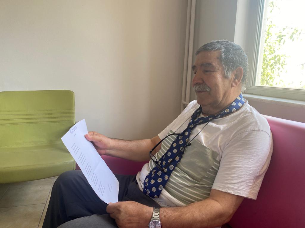 “O DÖNEMDE AŞKLAR BÖYLE SÜSLÜ PÜSLÜ DEĞİLDİ”