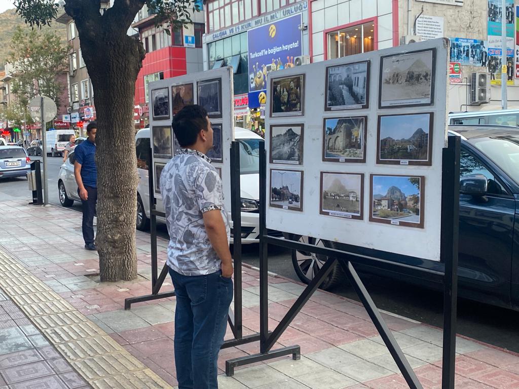 KURTULUŞTAN KURTULUŞA RESİM SERGİSİ DÜZENLENDİ
