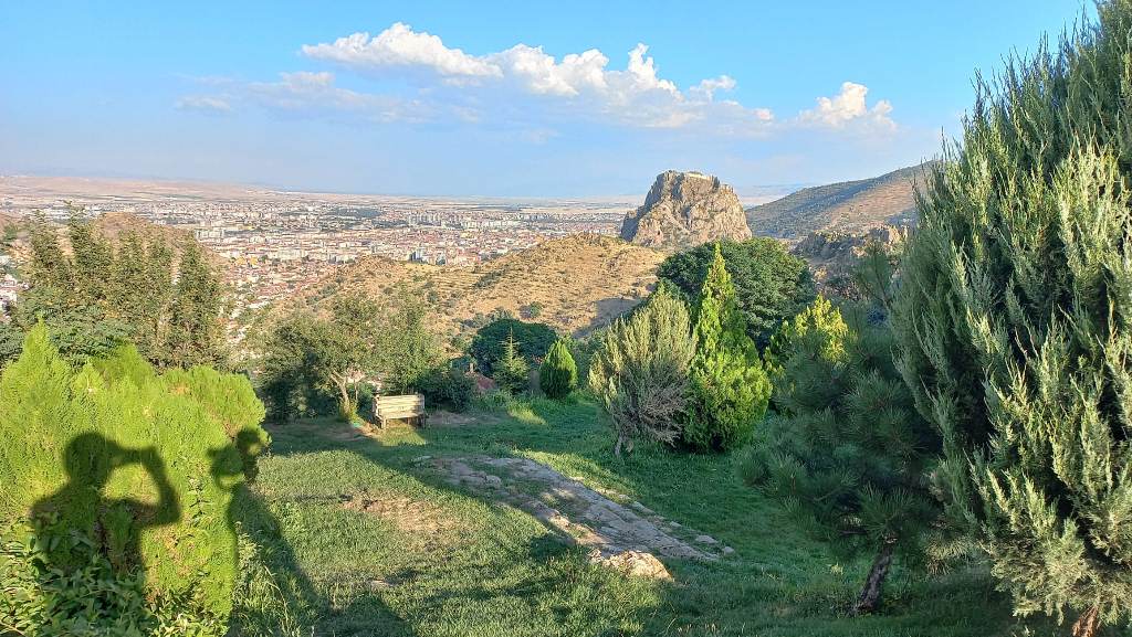 AFYON’UN ORTASINDA KENT ORMANI
