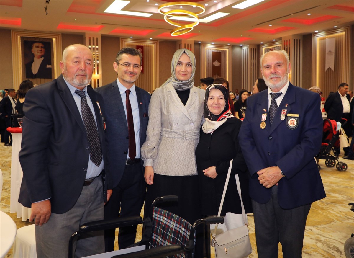 VALİ YİĞİTBAŞI PROTOKOLÜ RESEPSİYONDA AĞIRLADI