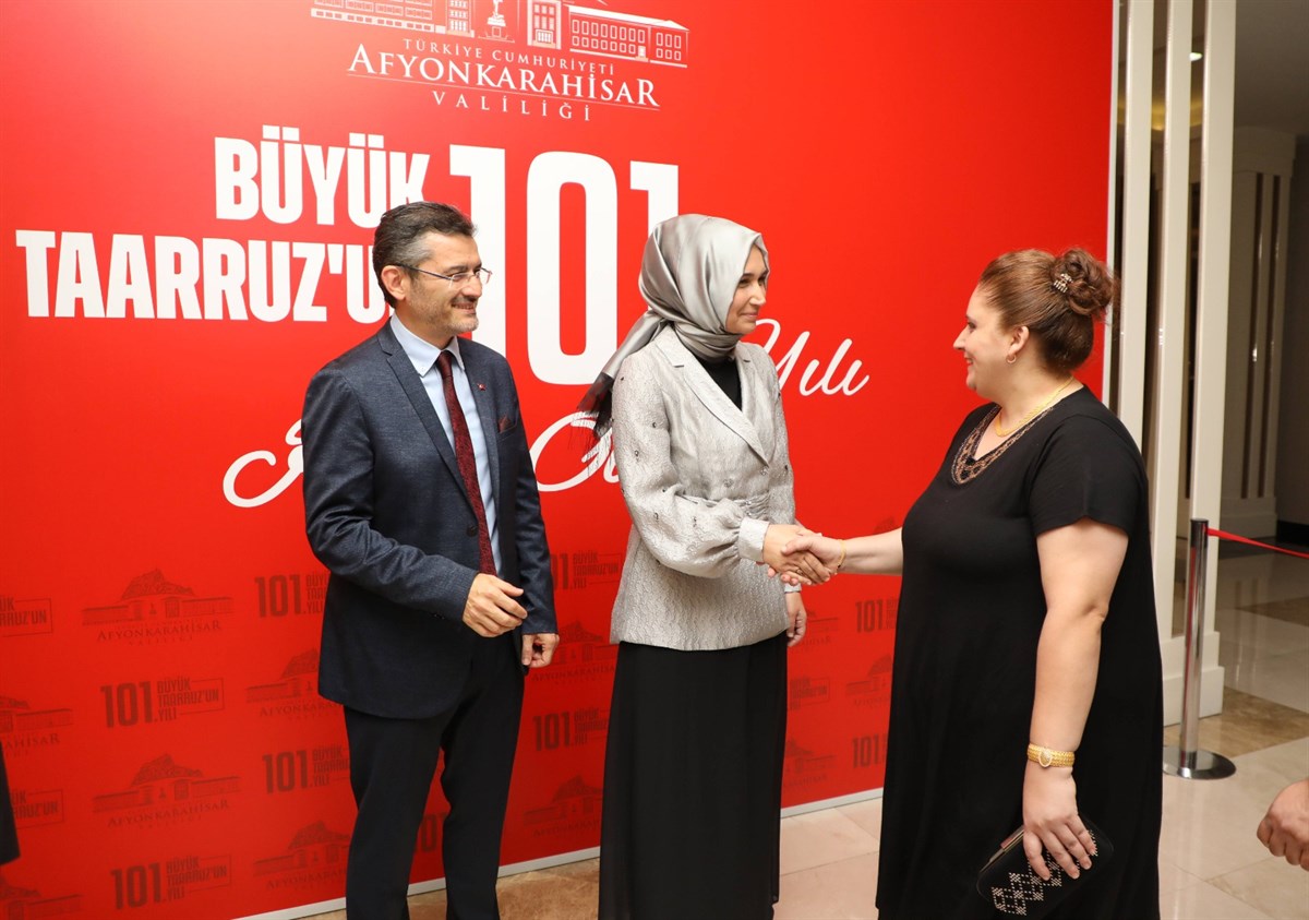 VALİ YİĞİTBAŞI PROTOKOLÜ RESEPSİYONDA AĞIRLADI
