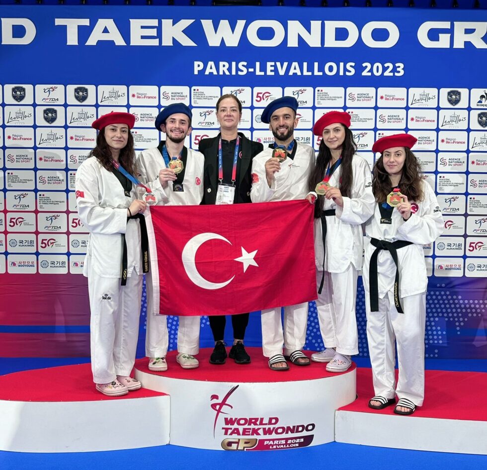 PARİS GRAND PRİX’TE MERYEM İLE GÜLDÜK
