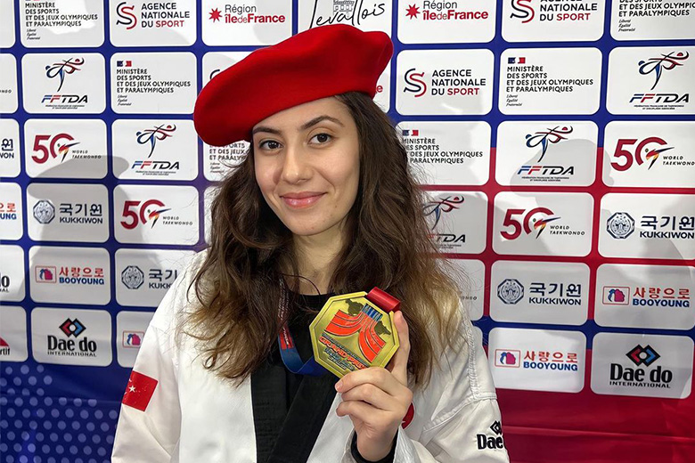 PARİS GRAND PRİX’TE MERYEM İLE GÜLDÜK