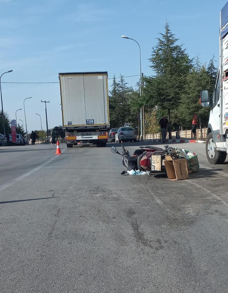 FECİ KAZA: 1’İ BEBEK 3 KİŞİ YARALANDI