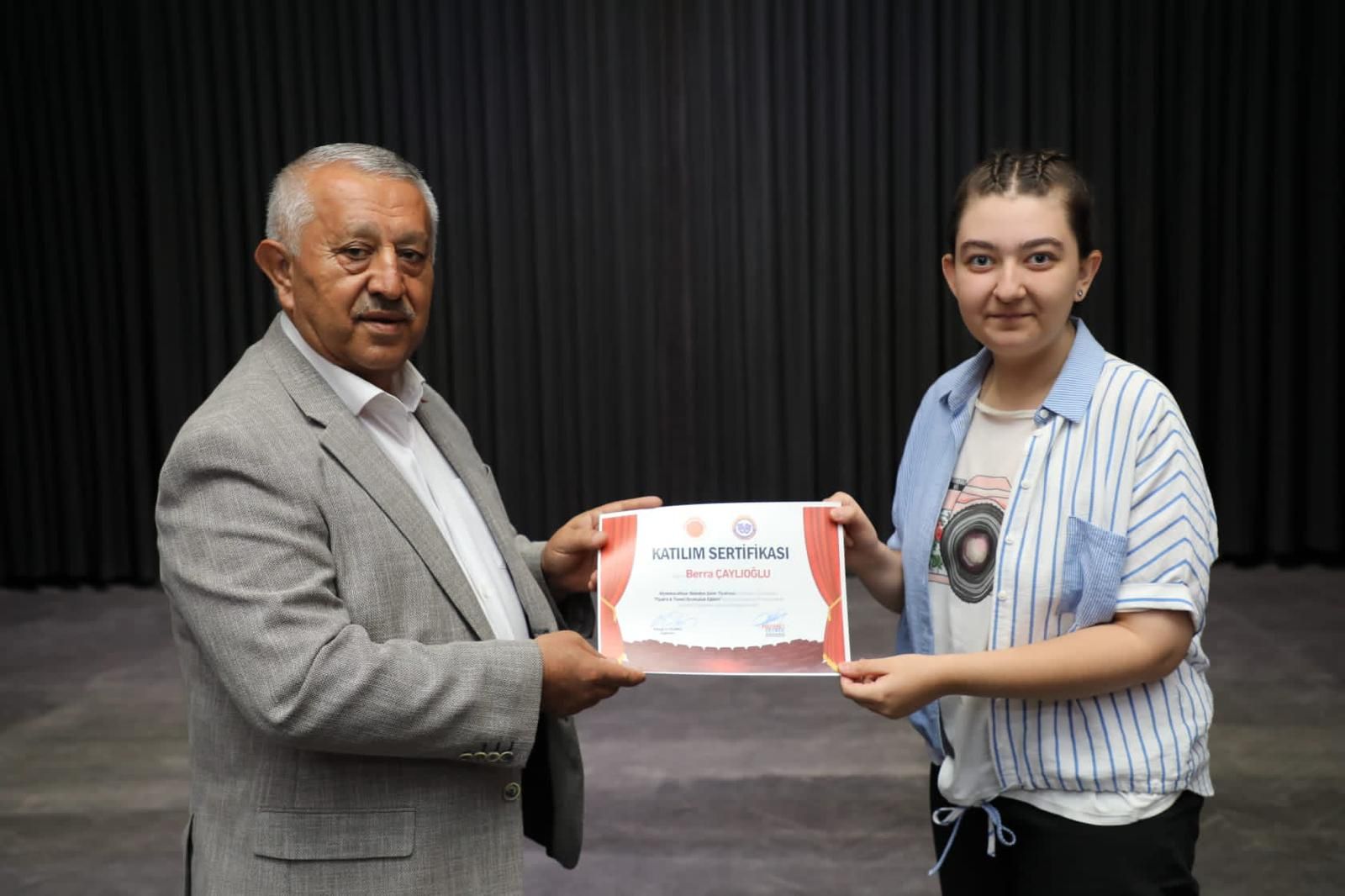 BELEDİYE ŞEHİR TİYATROSU KURSU TAMAMLANDI