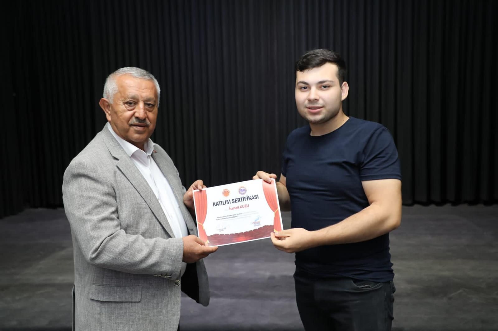 BELEDİYE ŞEHİR TİYATROSU KURSU TAMAMLANDI