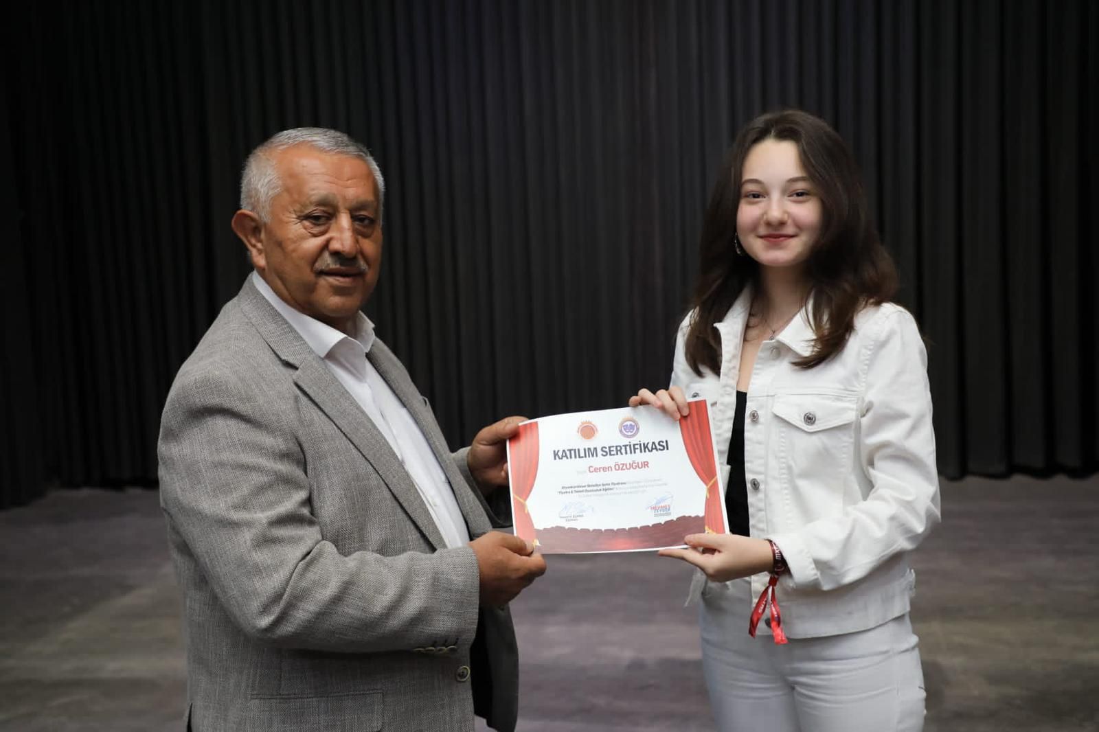 BELEDİYE ŞEHİR TİYATROSU KURSU TAMAMLANDI