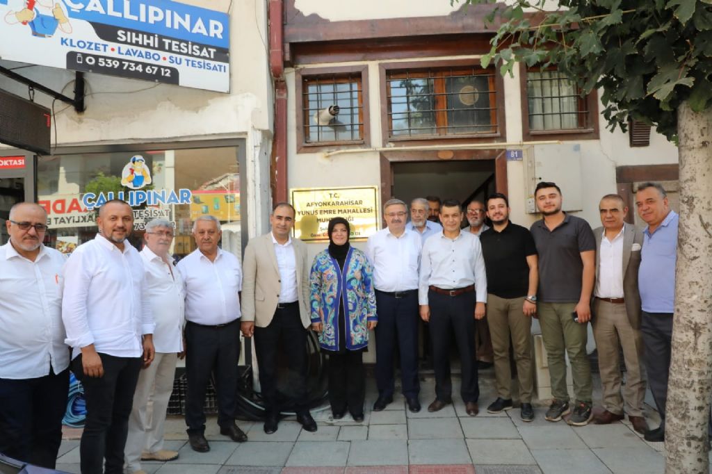 BAŞKAN ZEYBEK YUNUSEMRE MAHALLESİ'Nİ ZİYARET ETTİ
