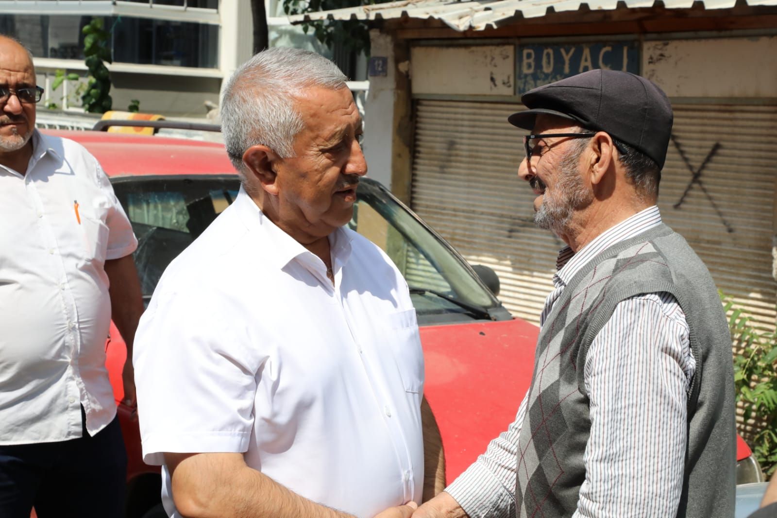 BAŞKAN ZEYBEK YUNUSEMRE MAHALLESİ'Nİ ZİYARET ETTİ