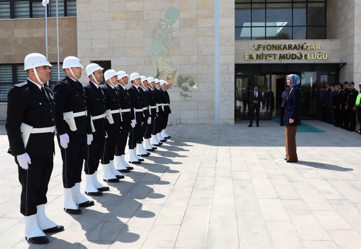 VALİ YİĞİTBAŞI, İL EMNİYET MÜDÜRLÜĞÜNÜ ZİYARET ETTİ
