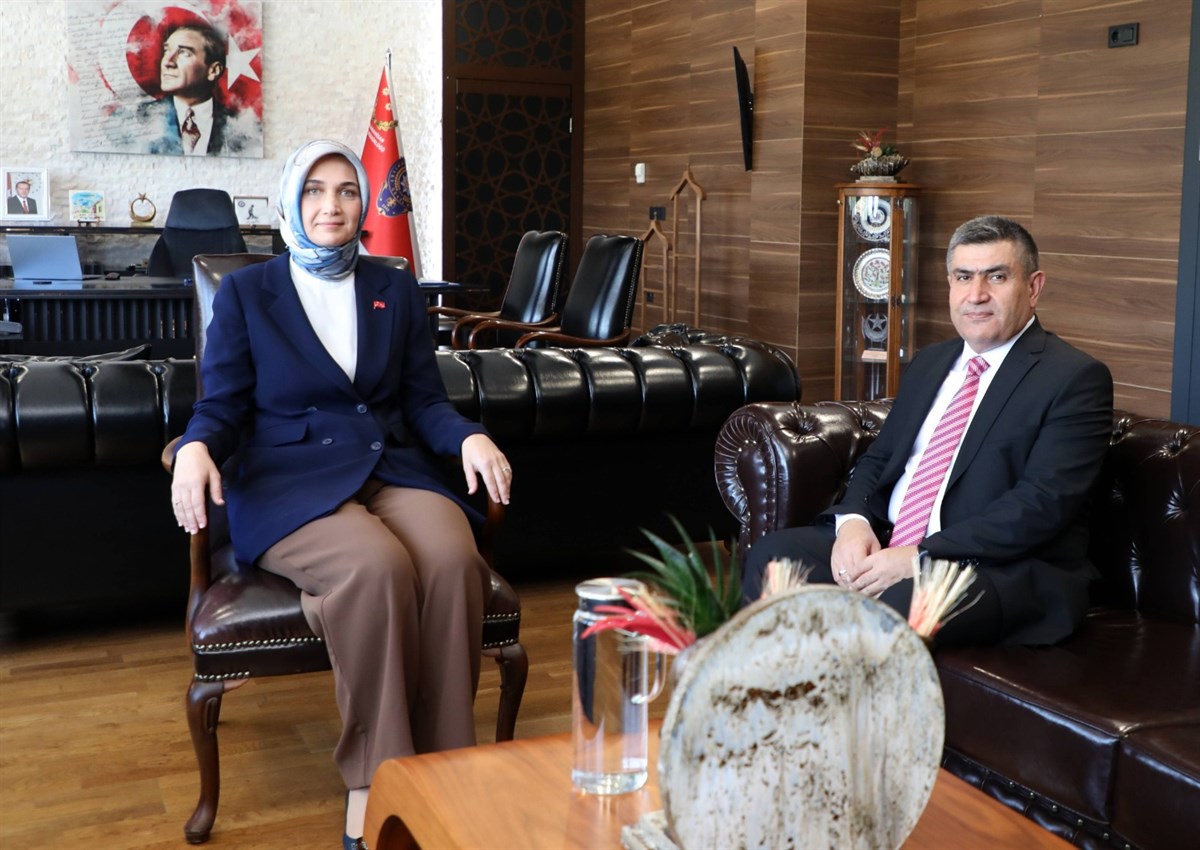 VALİ YİĞİTBAŞI, İL EMNİYET MÜDÜRLÜĞÜNÜ ZİYARET ETTİ