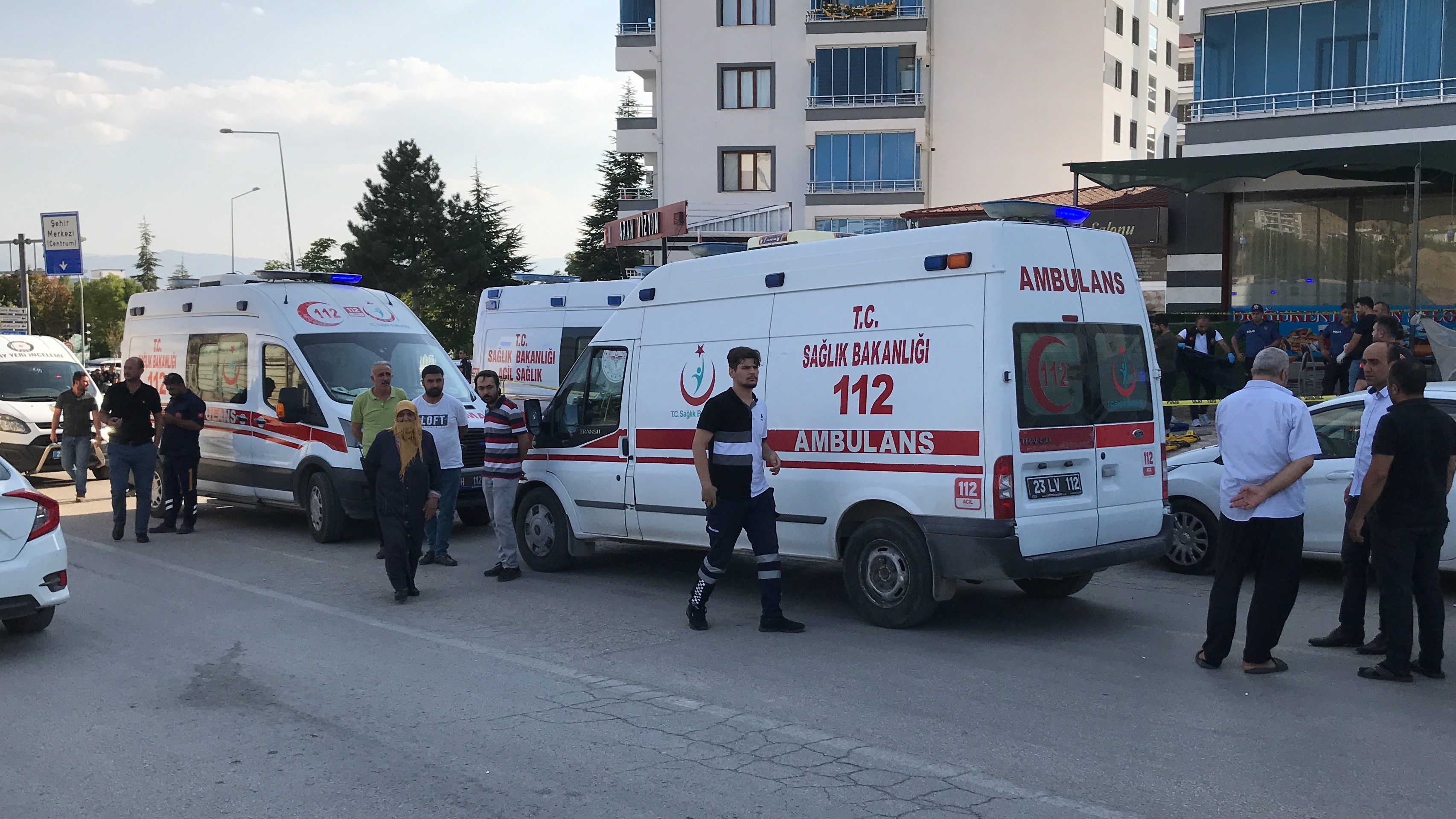 AMBULANS İÇERİSİNDE KALP MASAJI YAPILIRKEN ÖLDÜRÜLDÜ