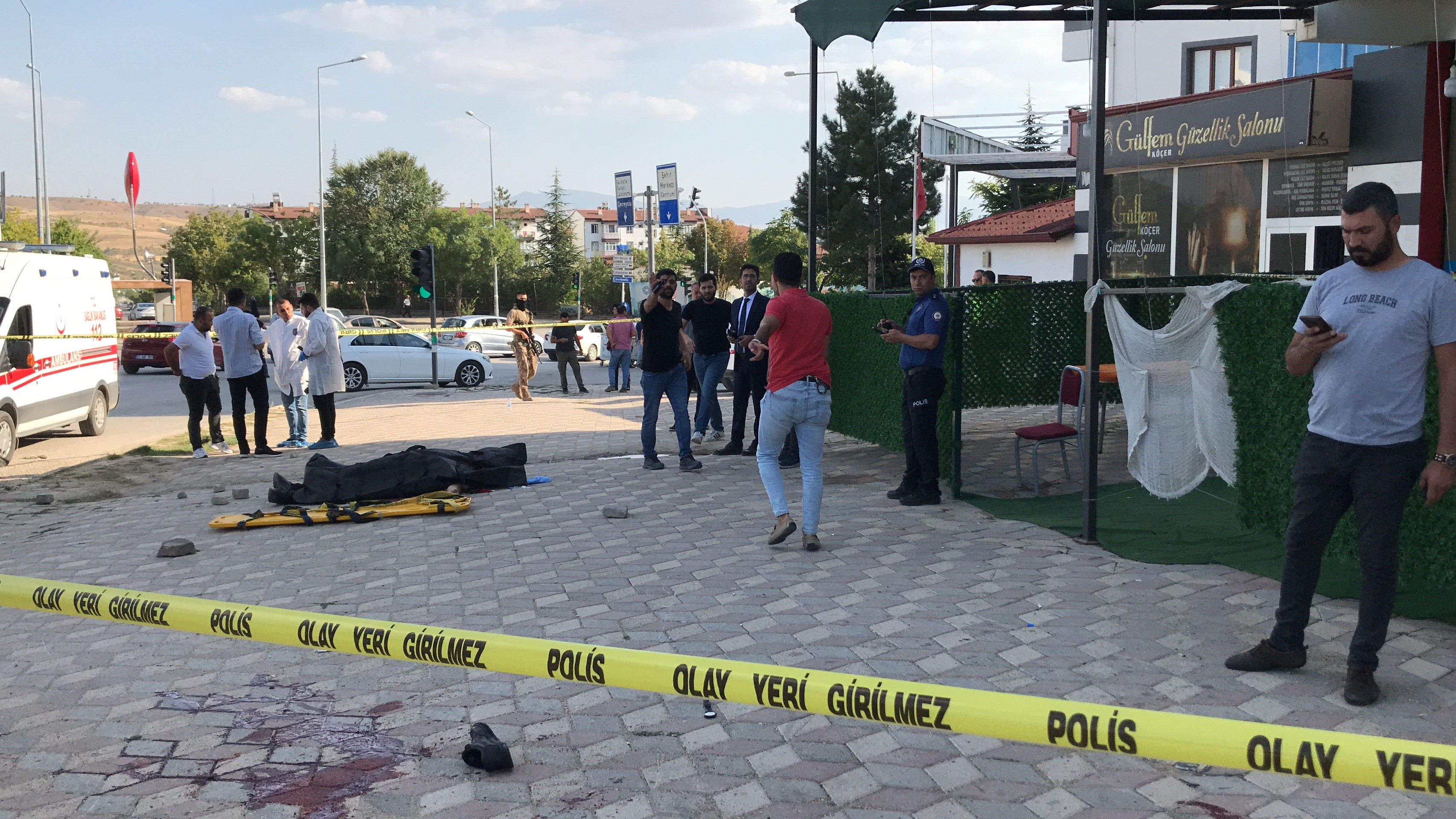 AMBULANS İÇERİSİNDE KALP MASAJI YAPILIRKEN ÖLDÜRÜLDÜ