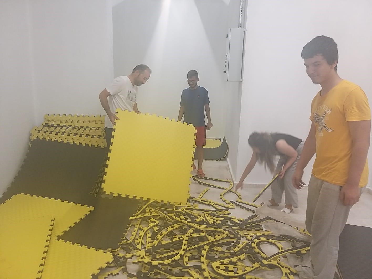 ÖĞRETMENLER YENİ ÖĞRETİM YILINA OKUL TEMİZLİĞİNİ YAPARAK BAŞLADILAR