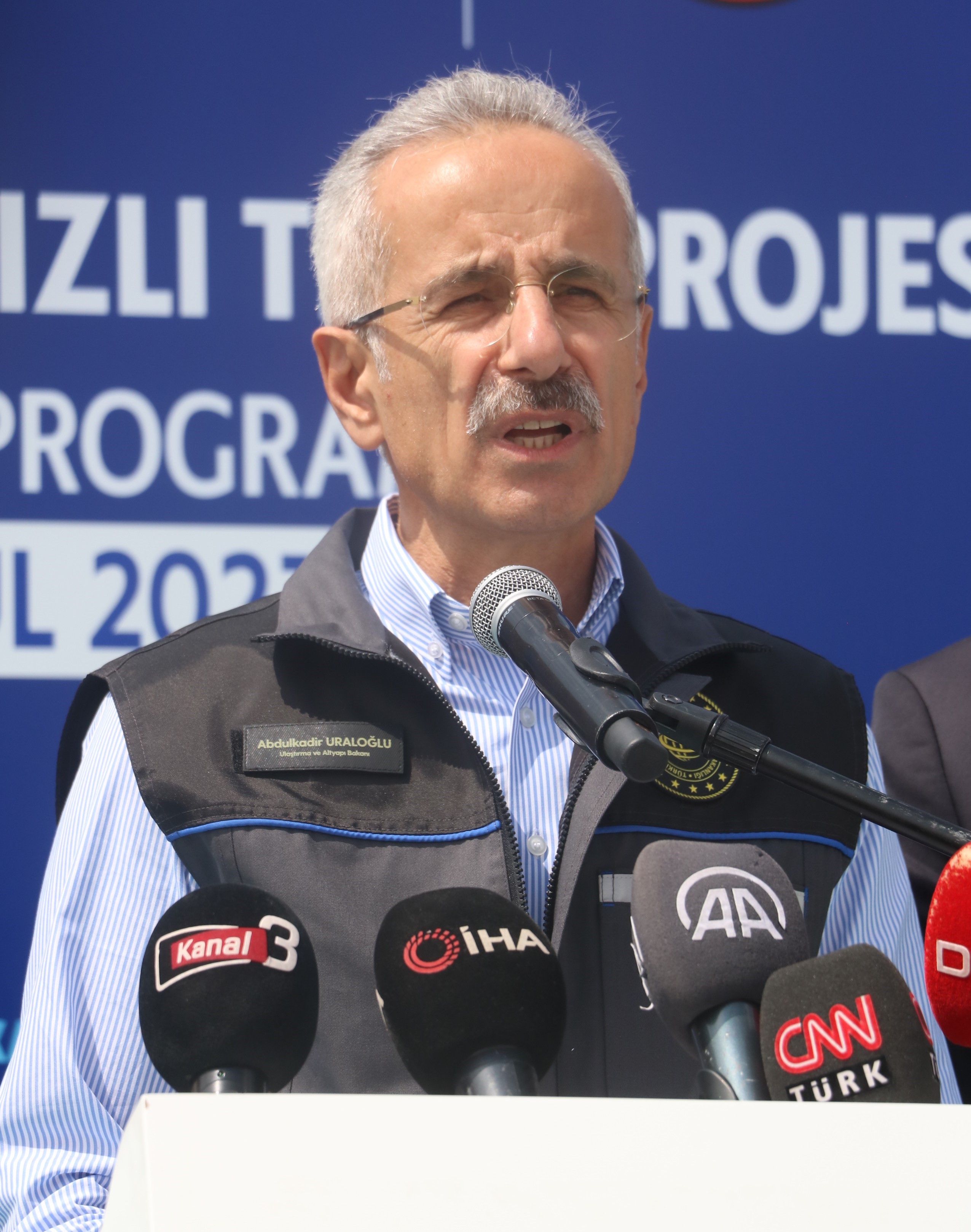 ANKARA-İZMİR HIZLI TREN HATTI PROJESİNİN BİTİRİLME TARİHİ AÇIKLANDI