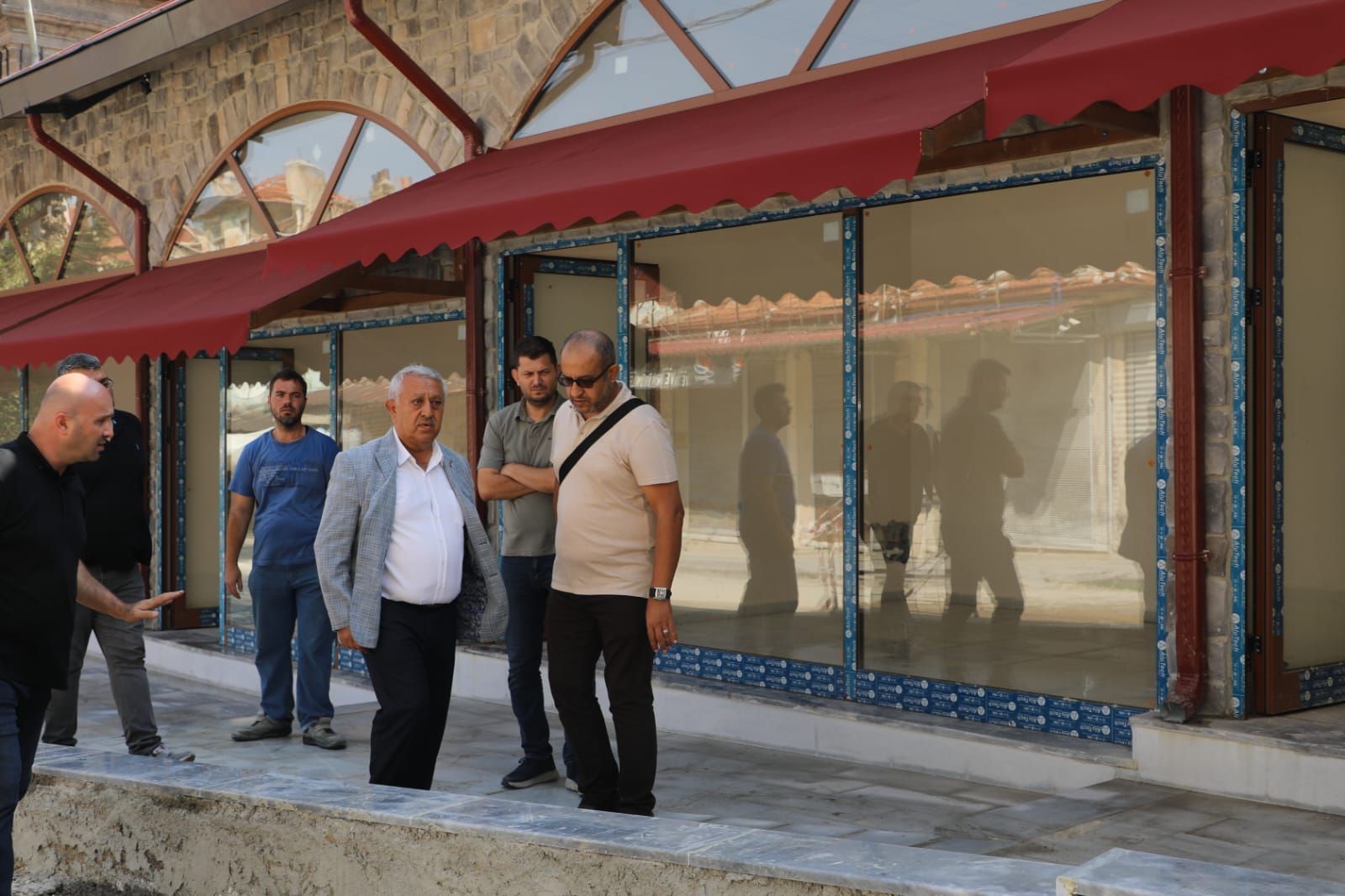 ZEYBEK İNŞAAT ALANINDA İNCELEMELERDE BULUNDU