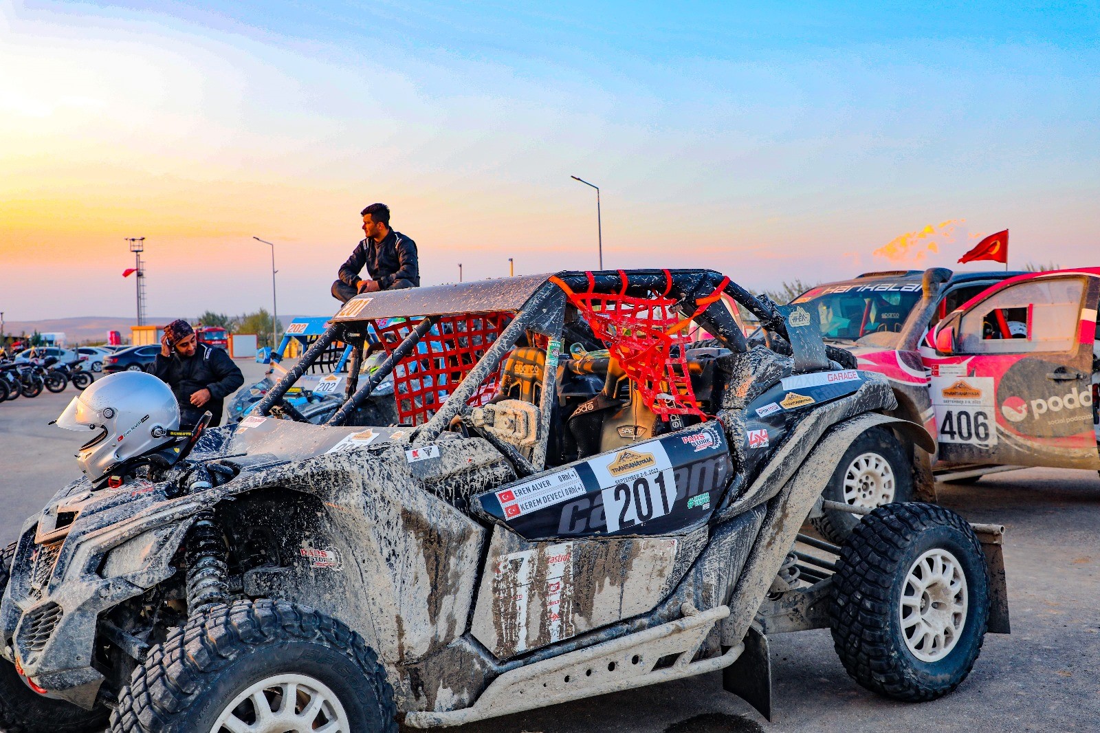 TRANSANATOLİA RALLY RAİD'İN ÖZEL SEYİRCİ ETABI AFYONKARAHİSAR'DA YAPILDI