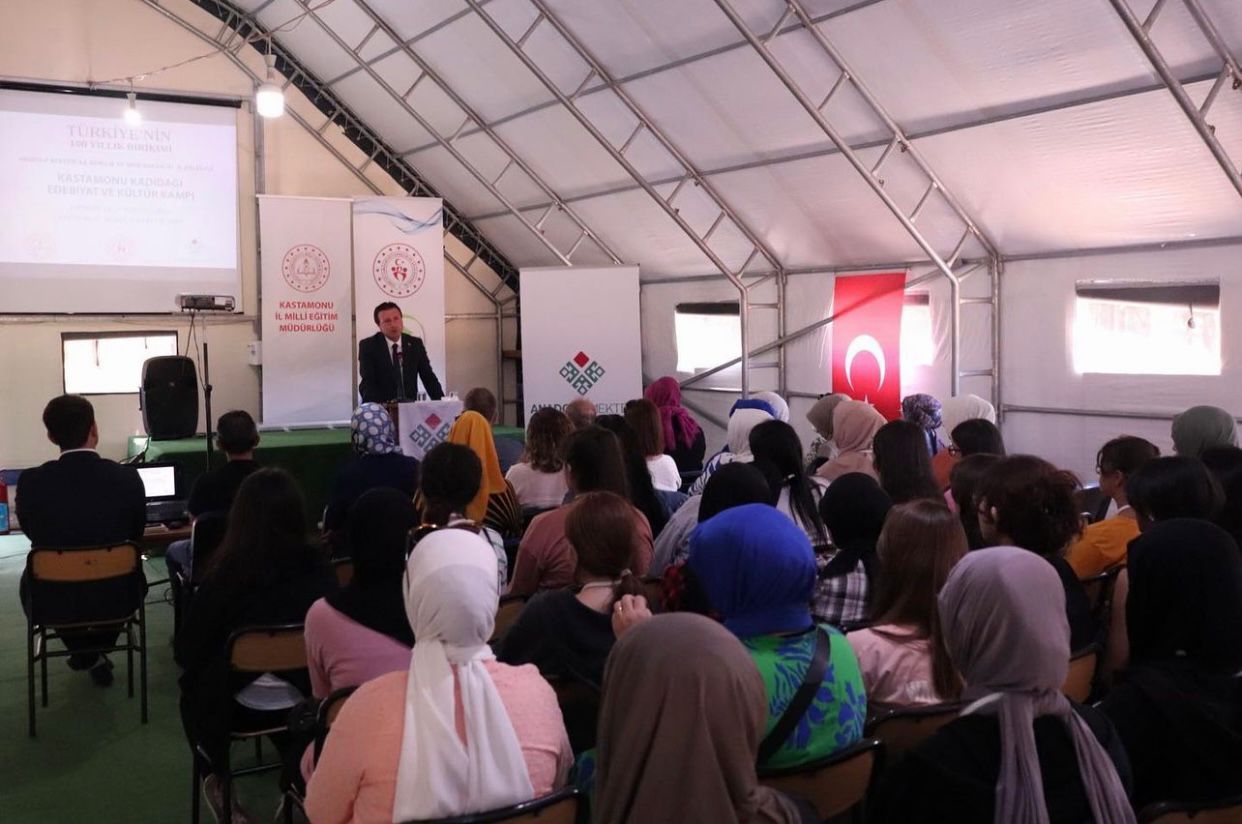 ANADOLU MEKTEBİ YAZAR OKUMALARI PROJESİ DÜZENLENDİ