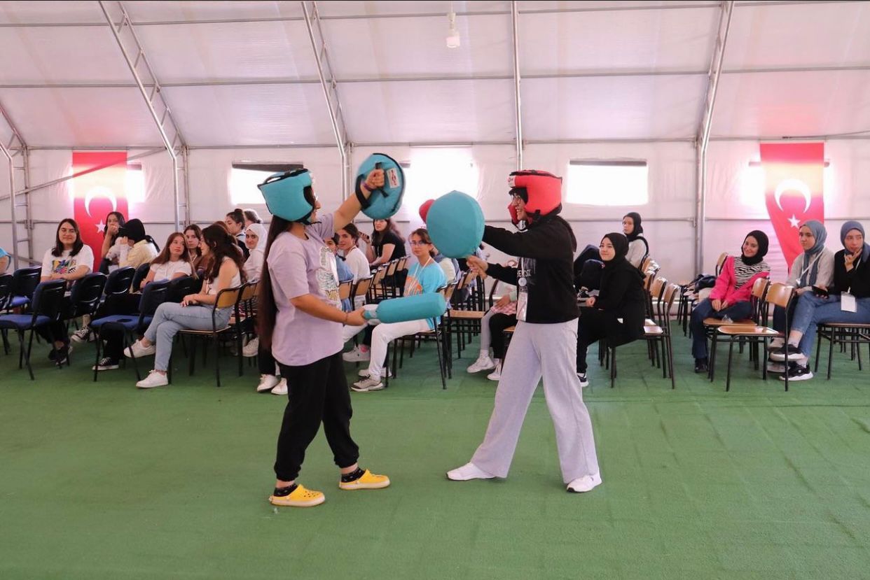 EDEBİYAT VE KÜLTÜR KAMPI DOLU DOLU GEÇTİ