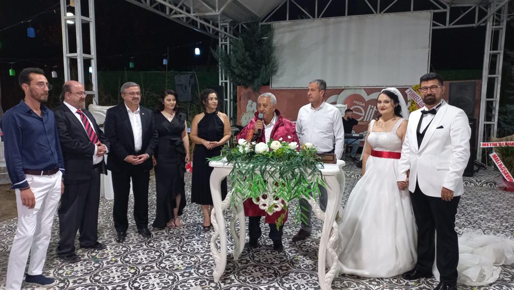 MUTLULUĞU AFYON'DA BULDU NİKAH ŞAHİTLERİ MİLLETVEKİLİ OLDU