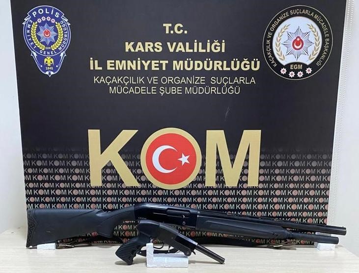 TARİHİ ESER VE SİLAH ELE GEÇİRİLDİ