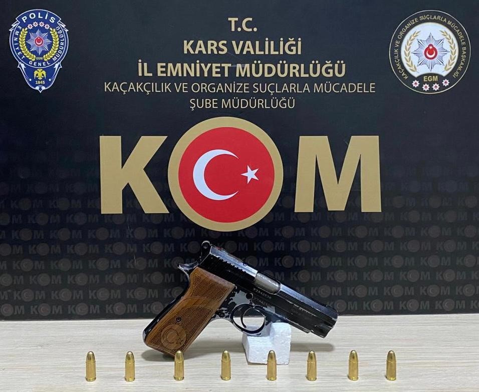 TARİHİ ESER VE SİLAH ELE GEÇİRİLDİ