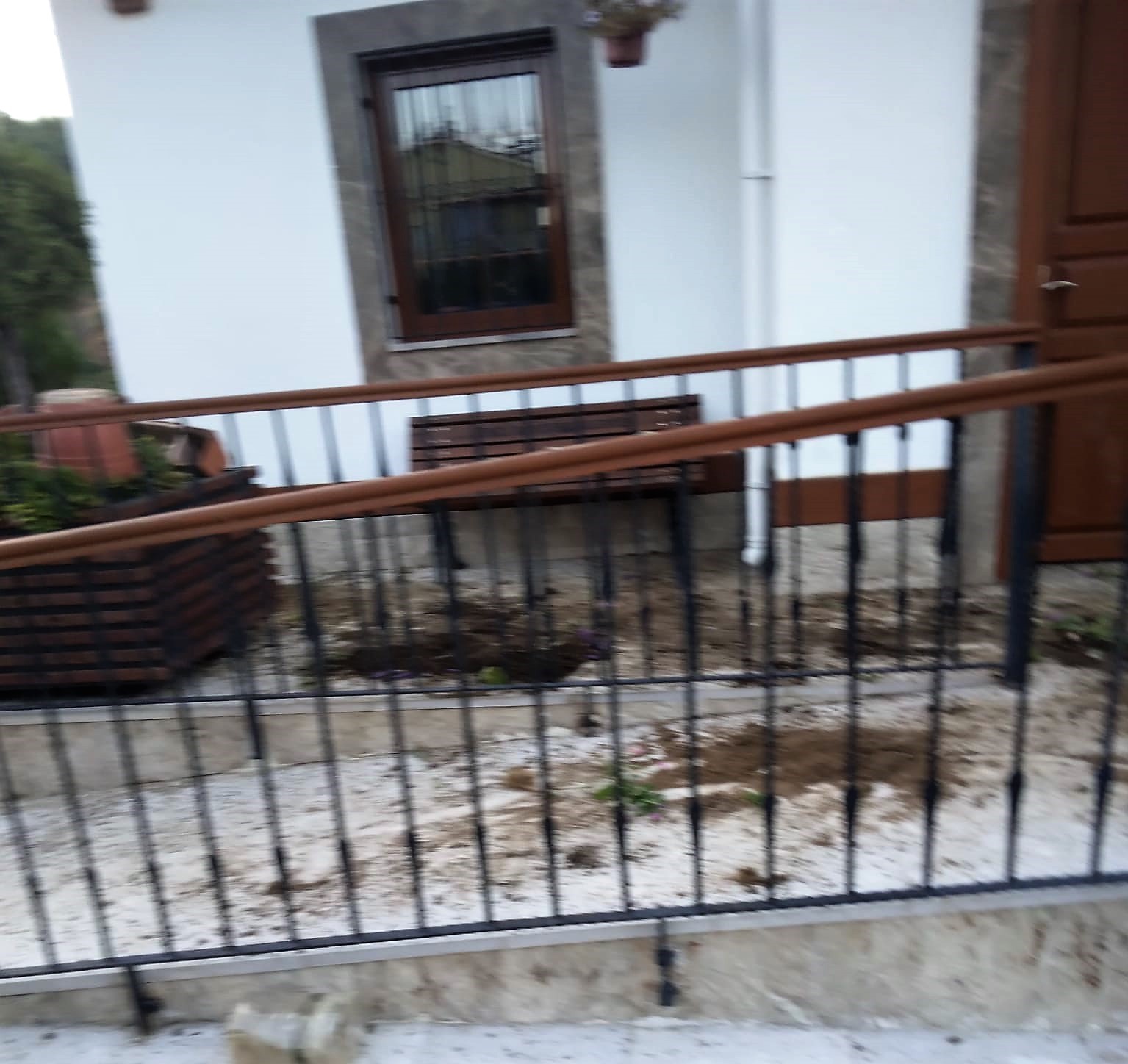 MUHTARLIK BİNASINA ZARAR VERİLDİ