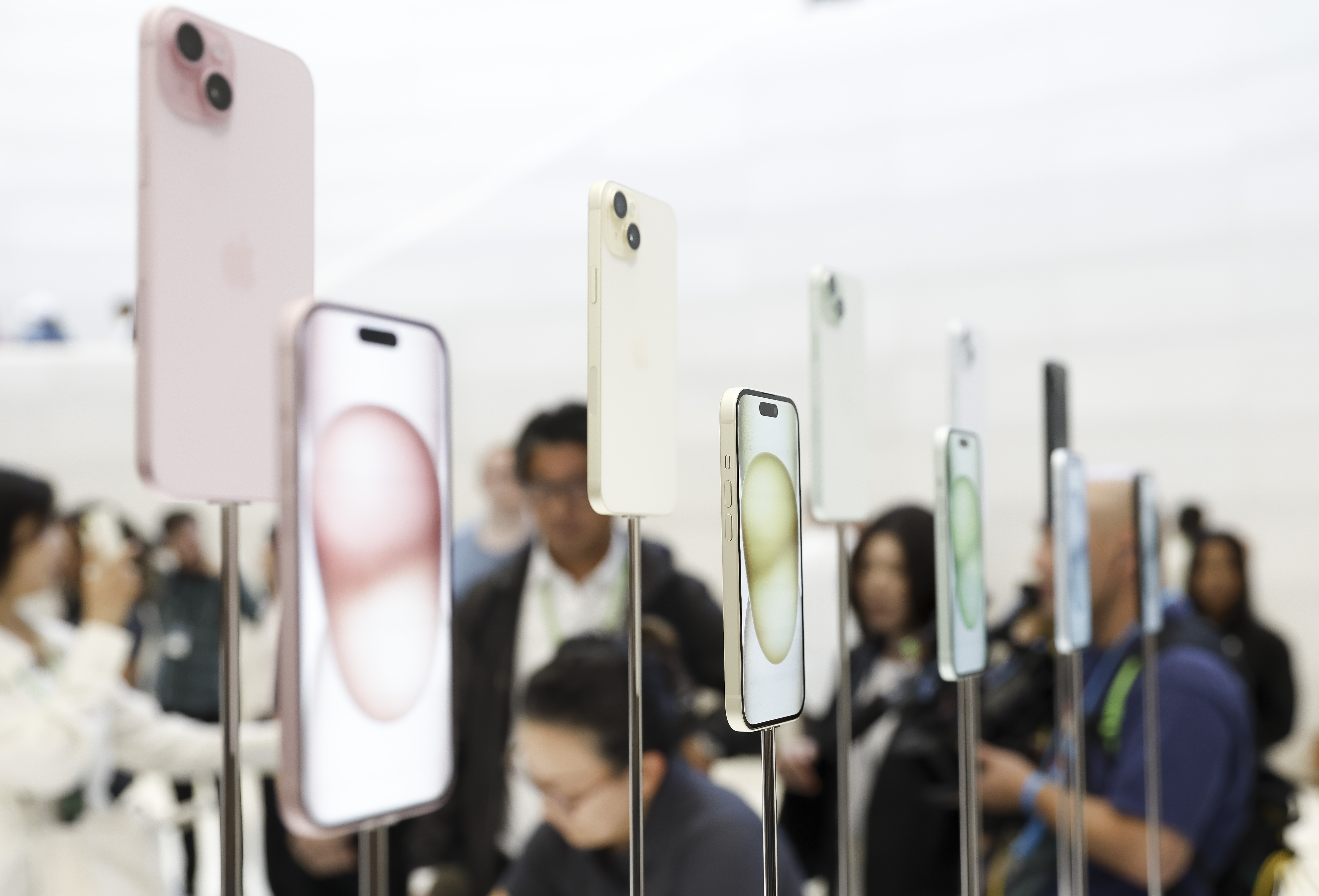 İPHONE 15 TANITILDI! İŞTE TÜRKİYE SATIŞ FİYATLARI