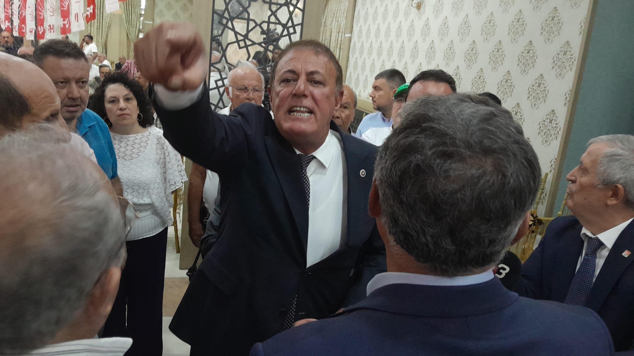 KONGRE BASKANLIĞINA DELEGASYONDAN TEPKİ