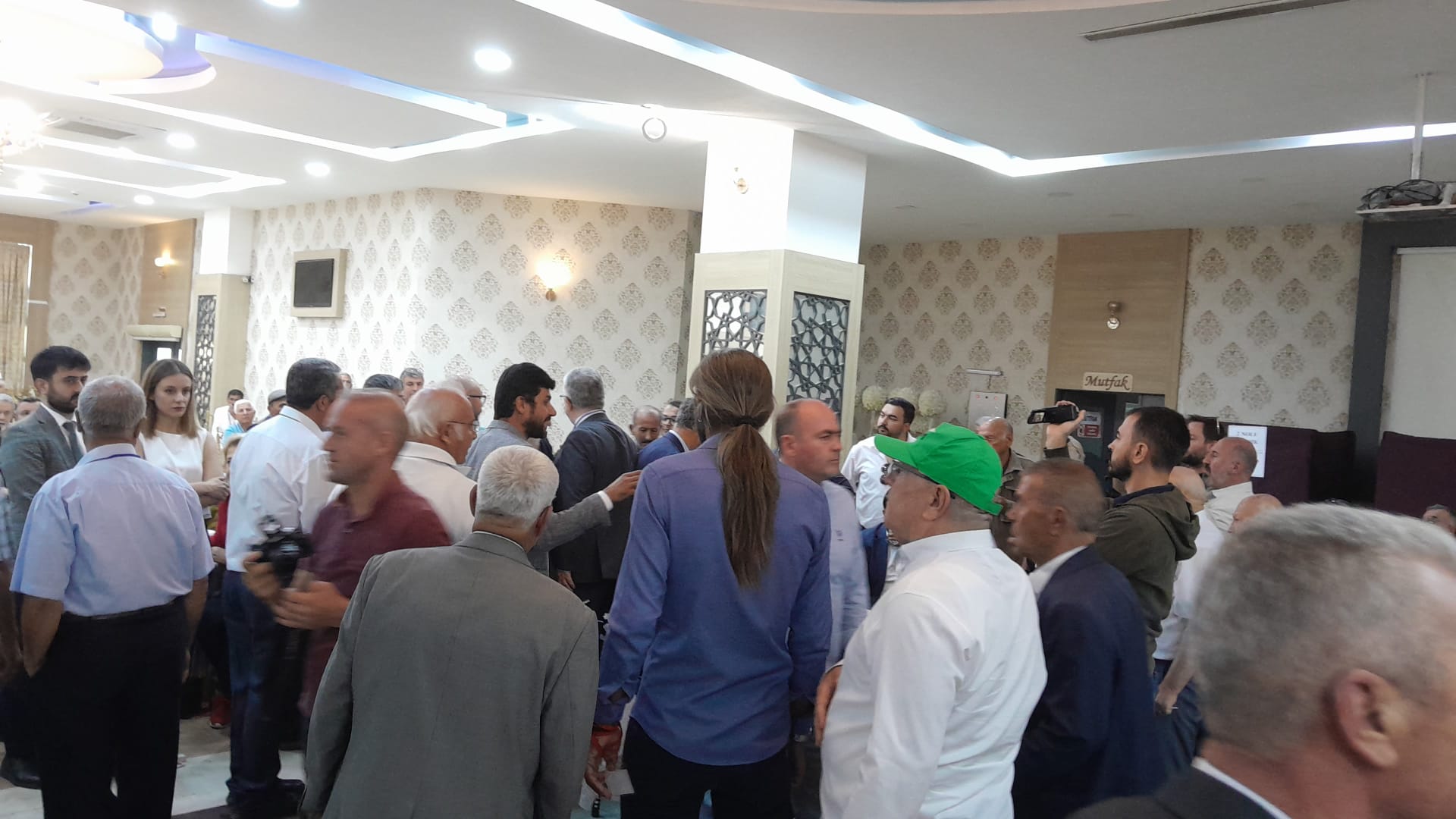 CHP KONGRESİNDEKİ GERGİNLİĞİN NEDENİ!