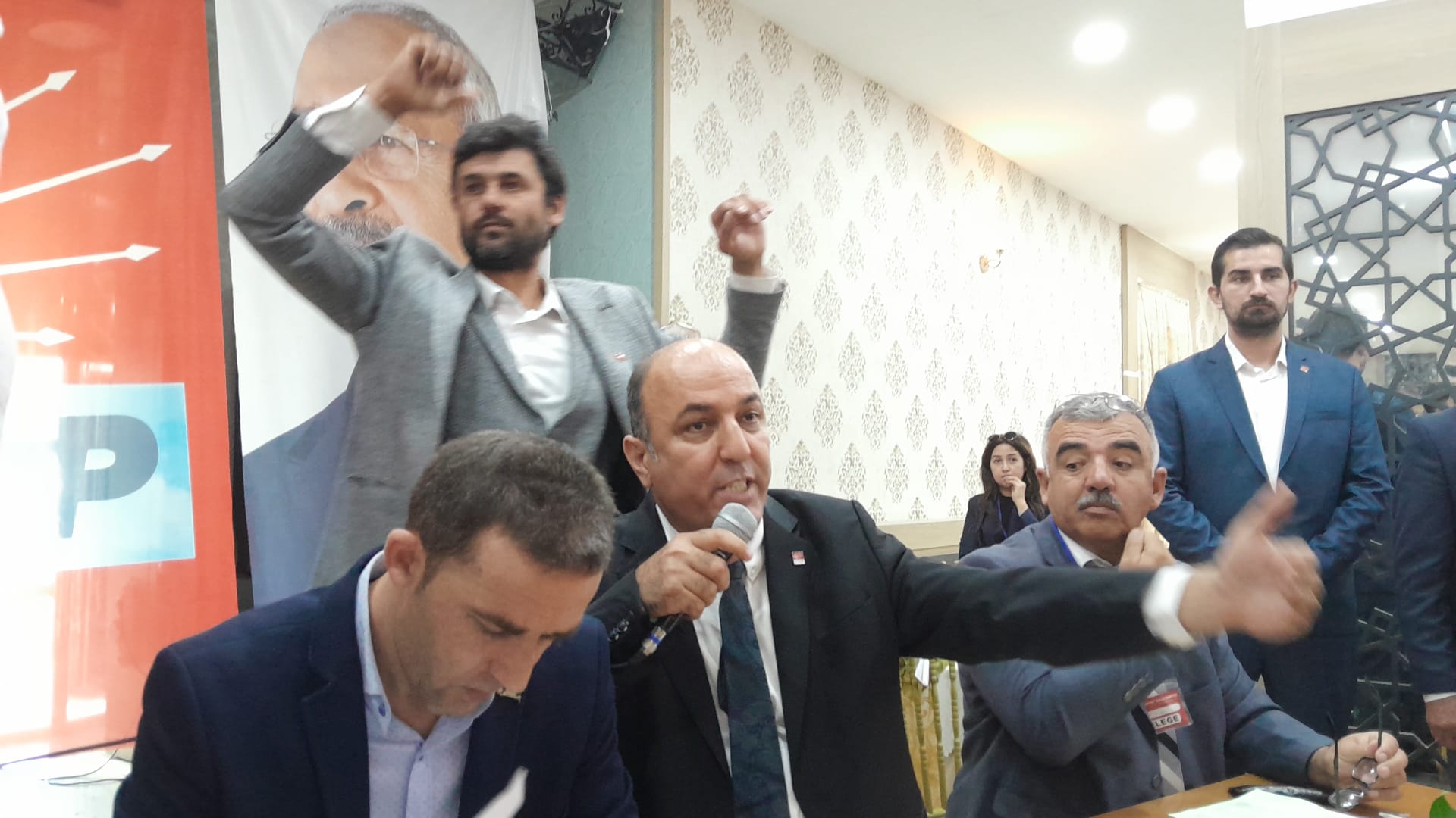 CHP'DE HIRSIZ KİM?